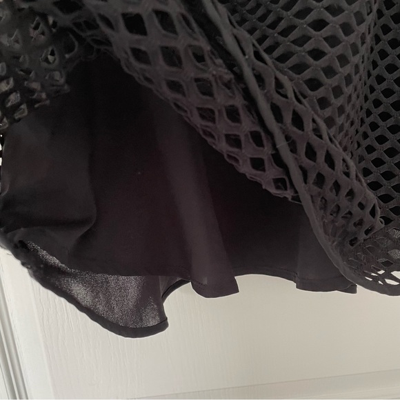 BANANA REPUBLIC | Lined Mesh Front Racer Back Tank - Size M - Picture 6 of 7